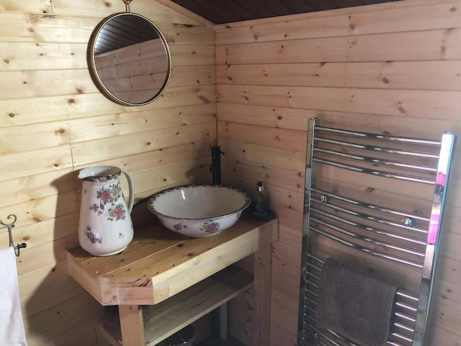 Apartament Unique Tiny House Near 3 Peaks - The Zedshed Bentham Zewnętrze zdjęcie